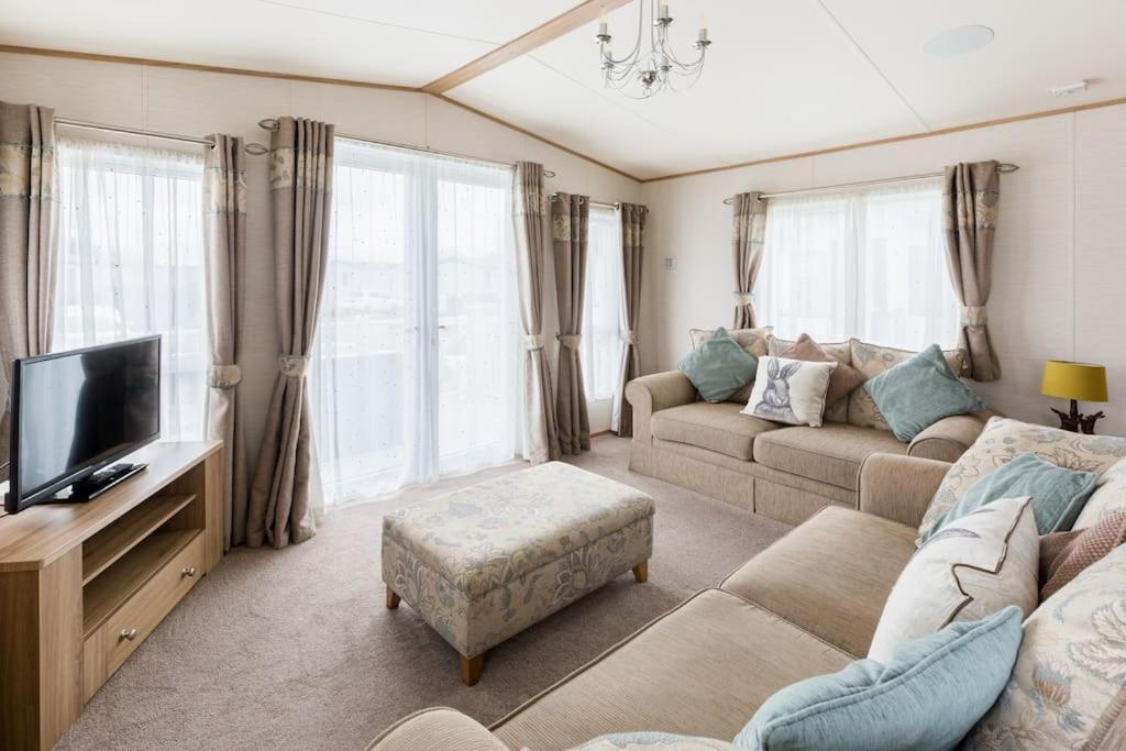 Villa Waters Edge, Hoburne Cotswolds South Cerney Esterno foto