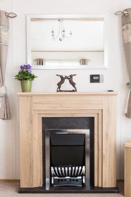 Villa Waters Edge, Hoburne Cotswolds South Cerney Esterno foto
