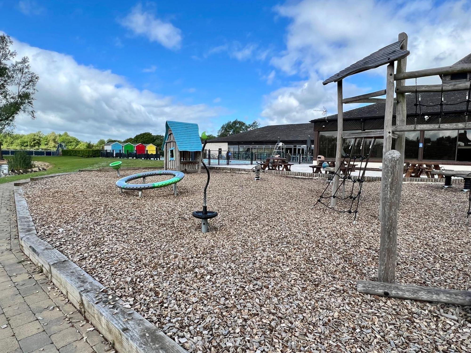 Villa Waters Edge, Hoburne Cotswolds South Cerney Esterno foto