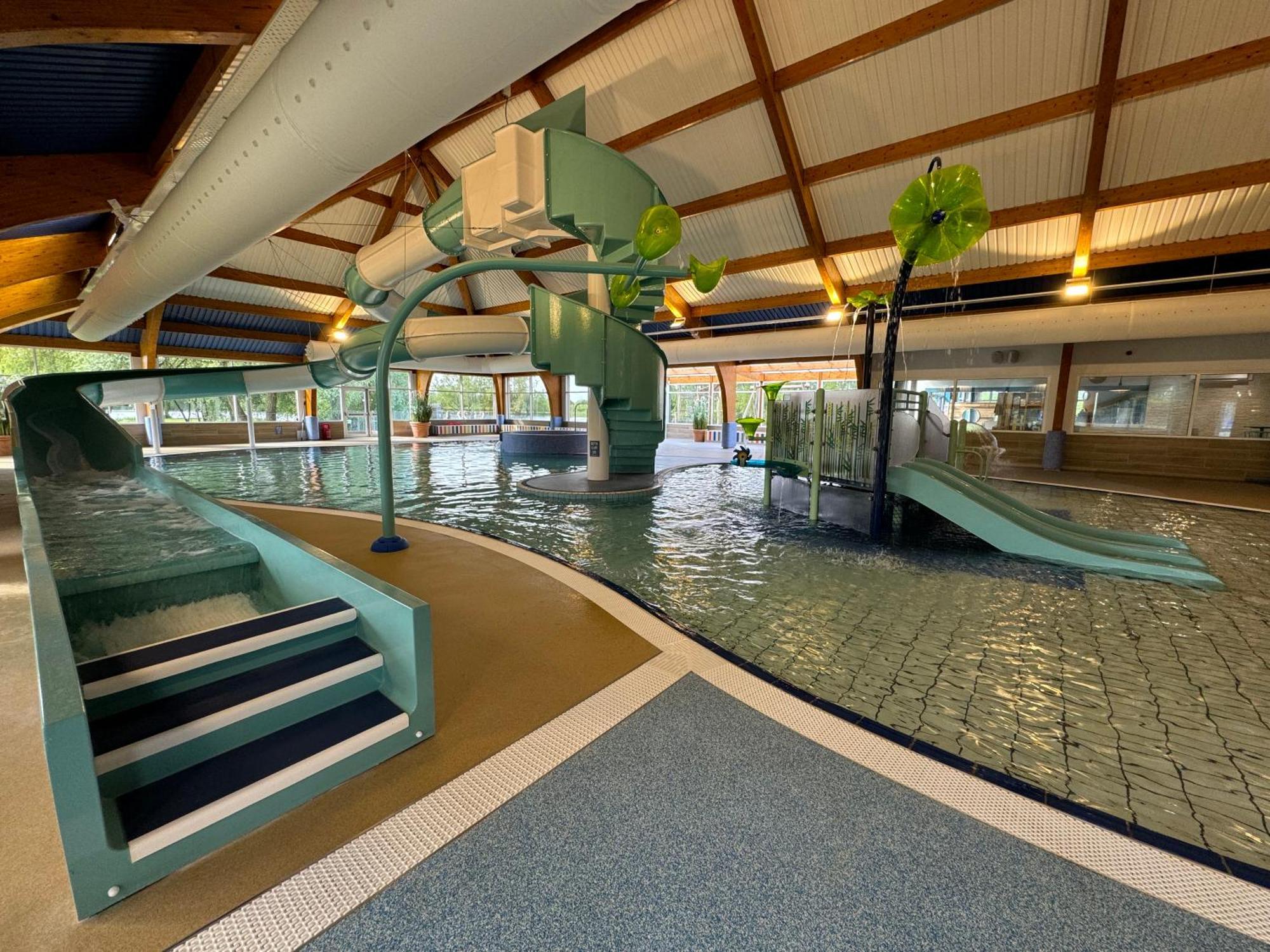Villa Waters Edge, Hoburne Cotswolds South Cerney Esterno foto